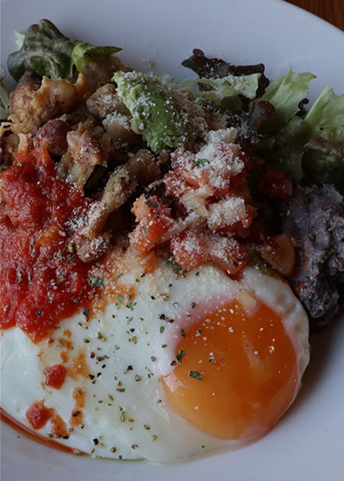 鳥取・湯梨浜のメキシコ料理店tiny kitchen smooth(タイニーキッチンスムース)の海老とアボカドのカクテル